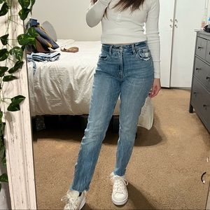 Abercrombie & Fitch high rise mom Jean